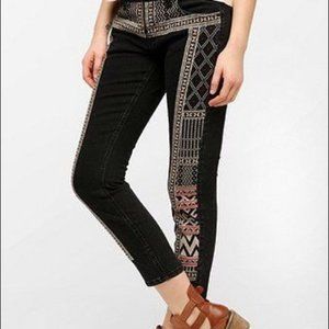 Urban Outfitters BDG Embroidered Jeans- Twig Mid- Rise  Long - 29